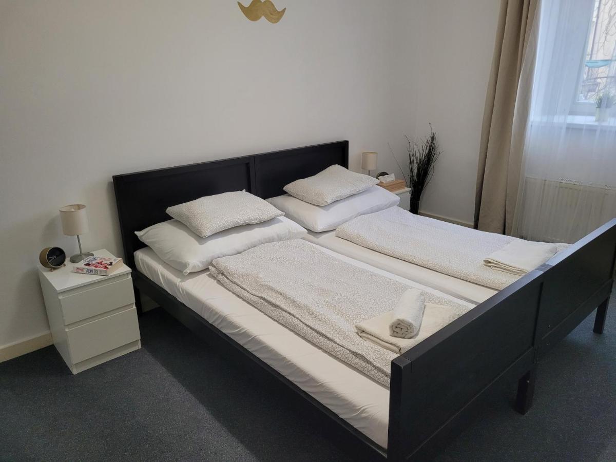 Little Tom Apartments Praga Exterior foto